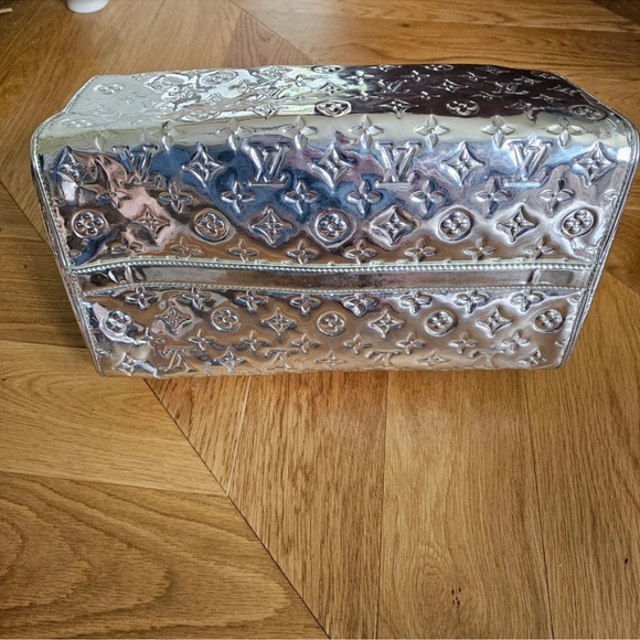 Louis Vuitton Limited Edition Silver Monogram Miroir Speedy 35 - Picture 9 of 13